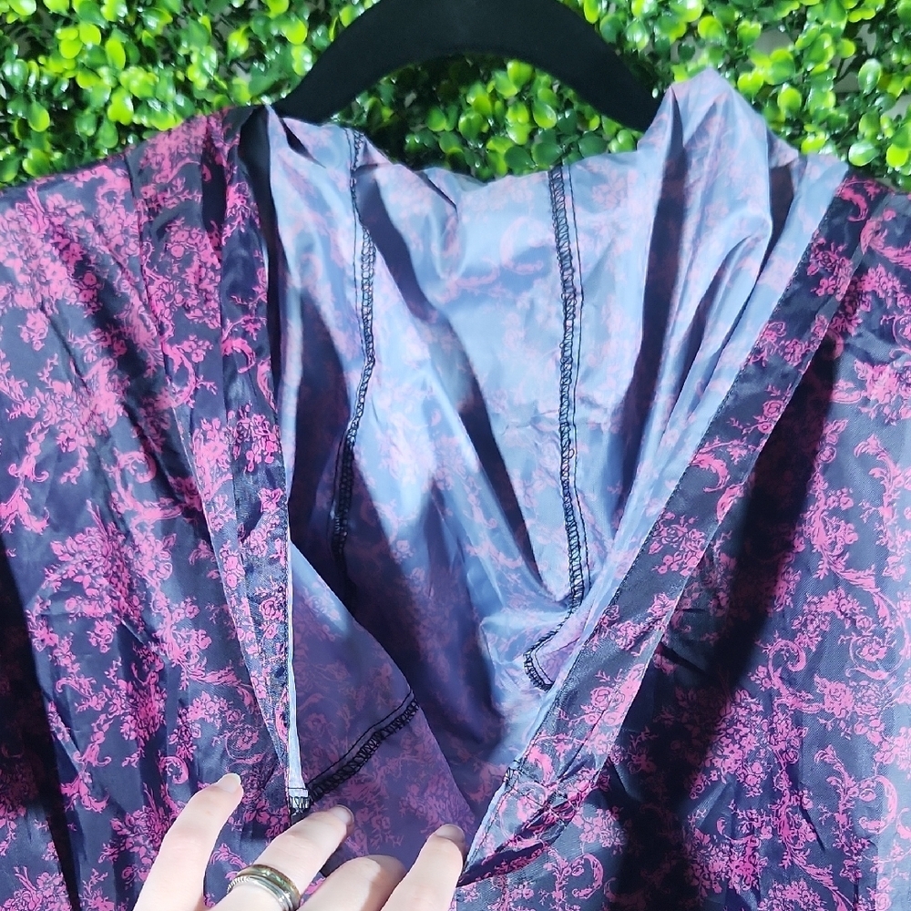 Chic Pink and Black Utility Jacket with Full-Length Zipper - Picture 12 of 16